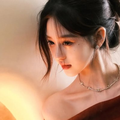 蒙娜丽莎与血月亮